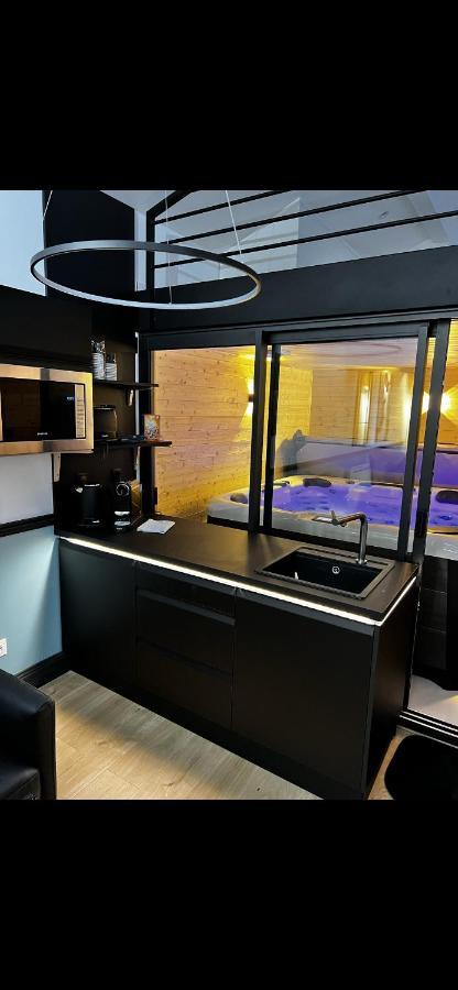 Les Suites De Stanislas Jacuzzi & Spa 낭시 외부 사진